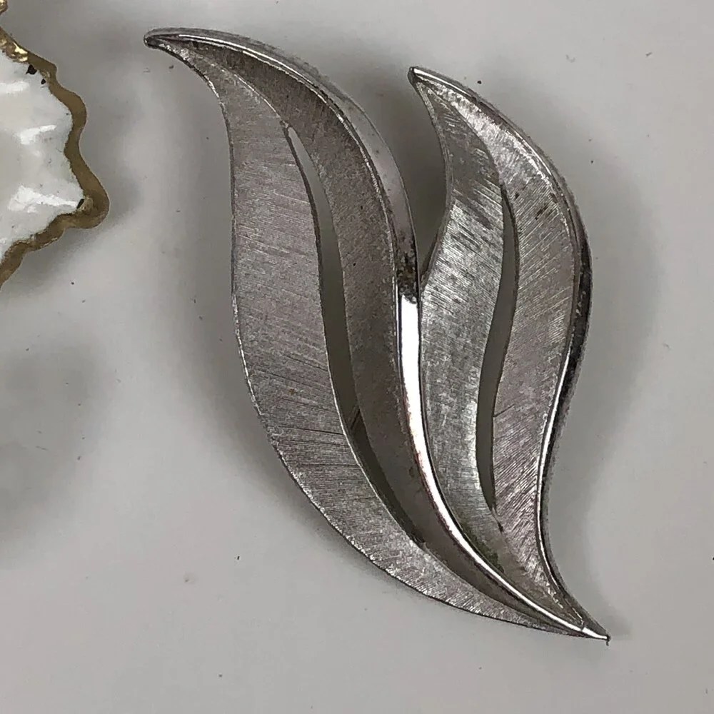 VTG 3pc Lot Trifari Sarah Coventry Brooch Enamel Flower Silver Butterfly Leaf